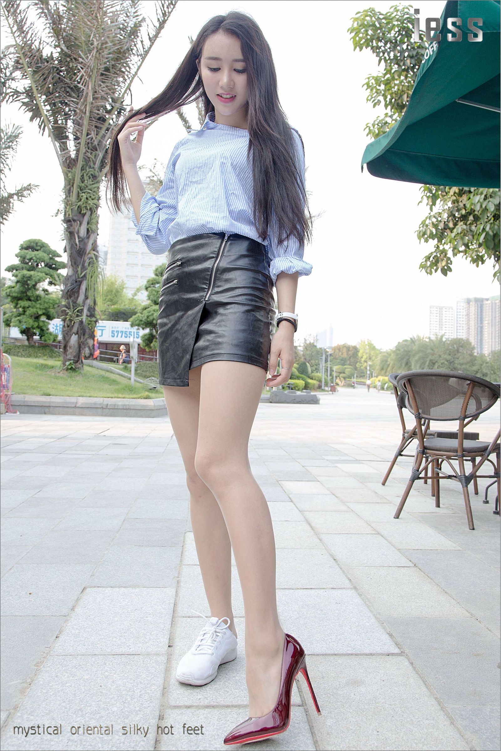 [IESS]异思趣向 女主播SASA莎莎 户外丝足特刊